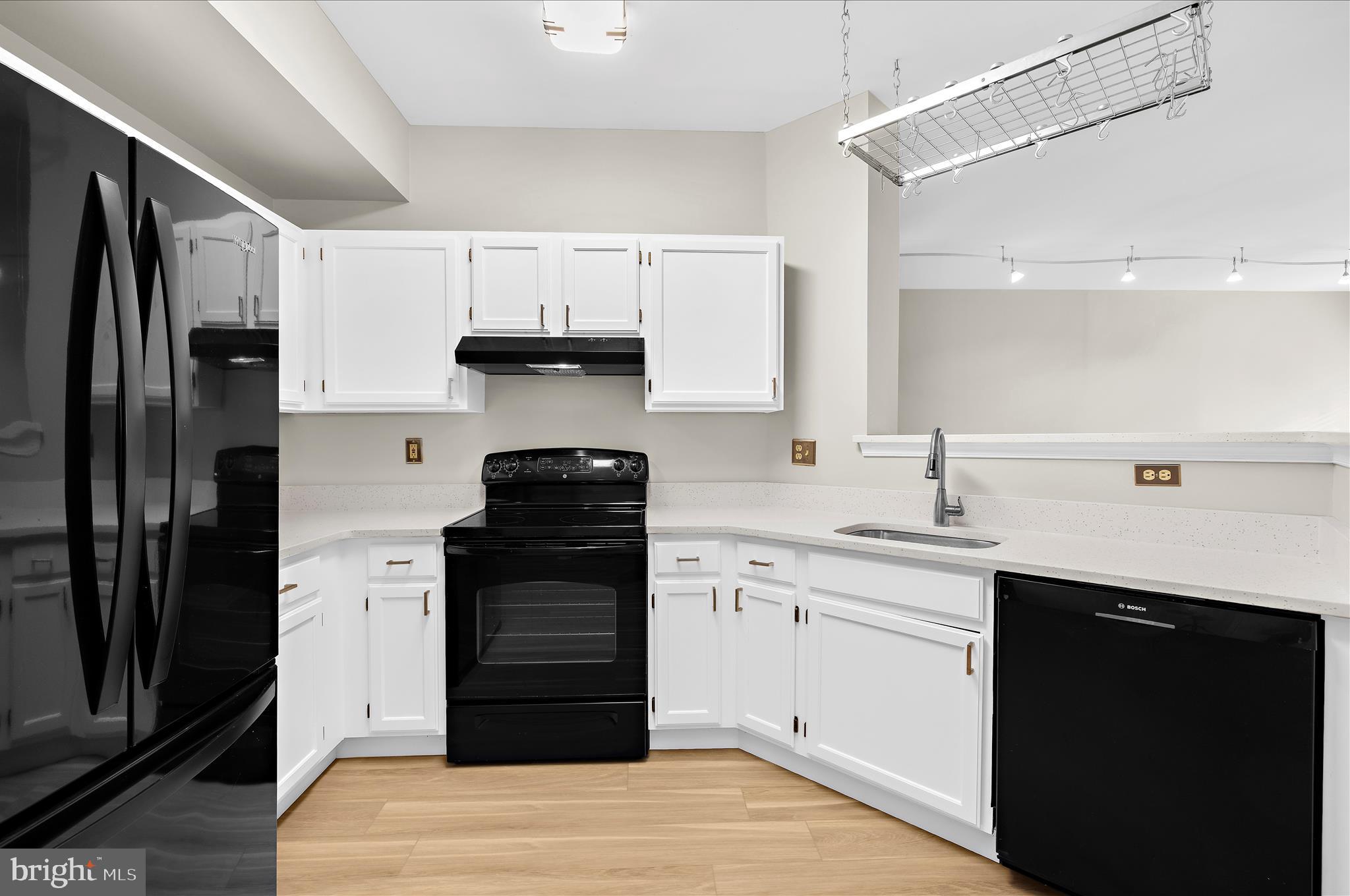 1565 FALLOWFIELD COURT