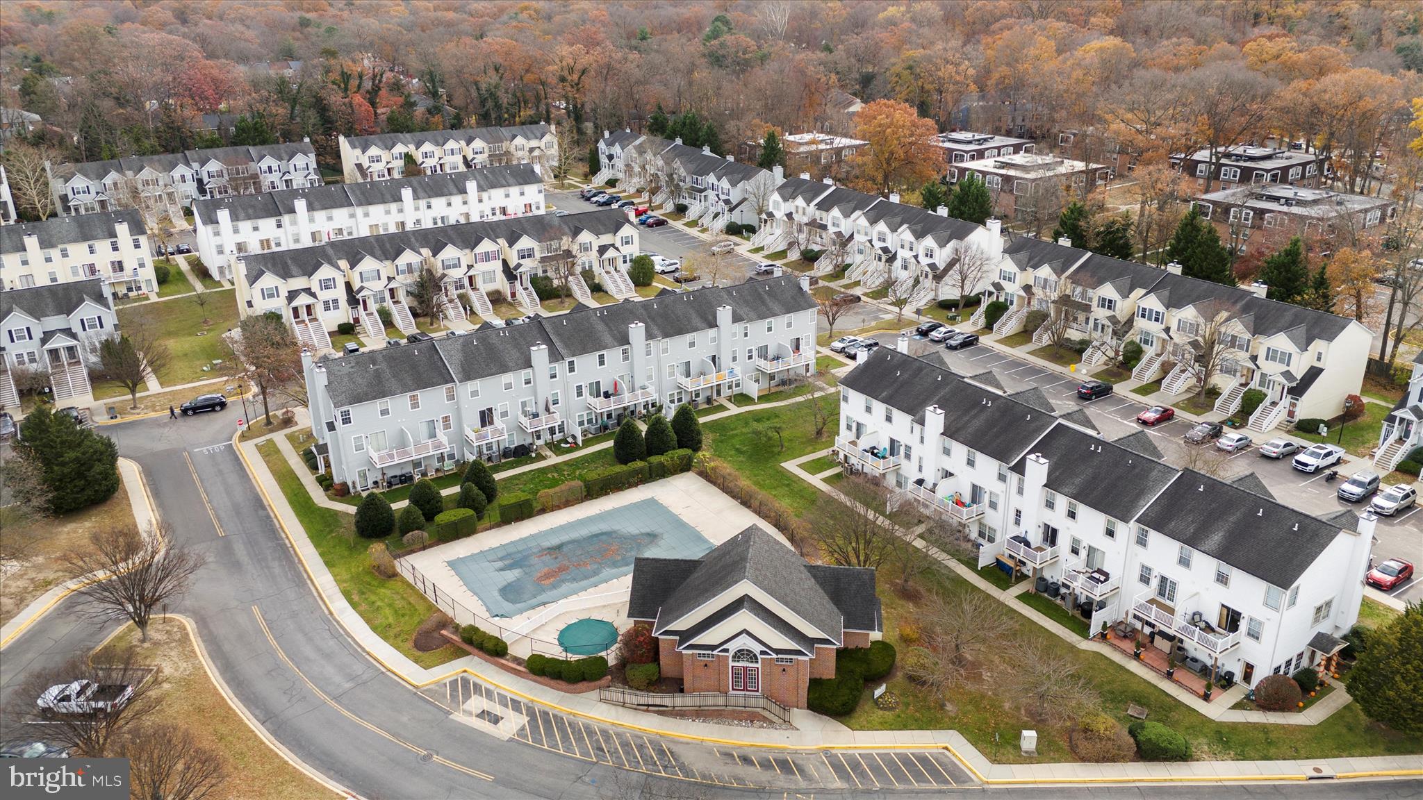 1565 FALLOWFIELD COURT