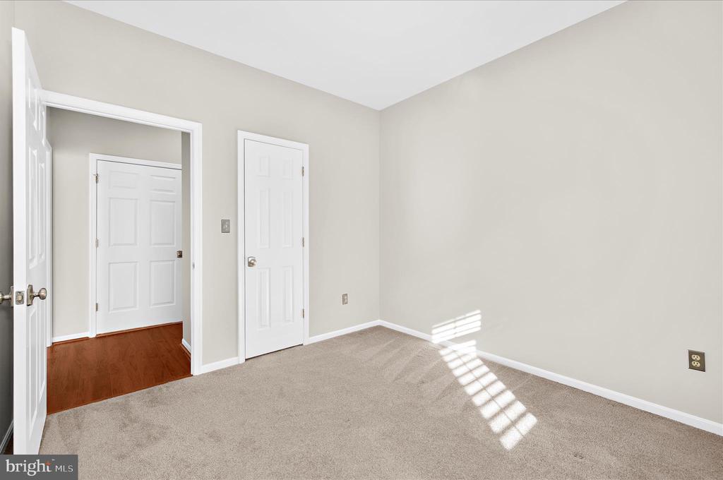 1565 FALLOWFIELD COURT