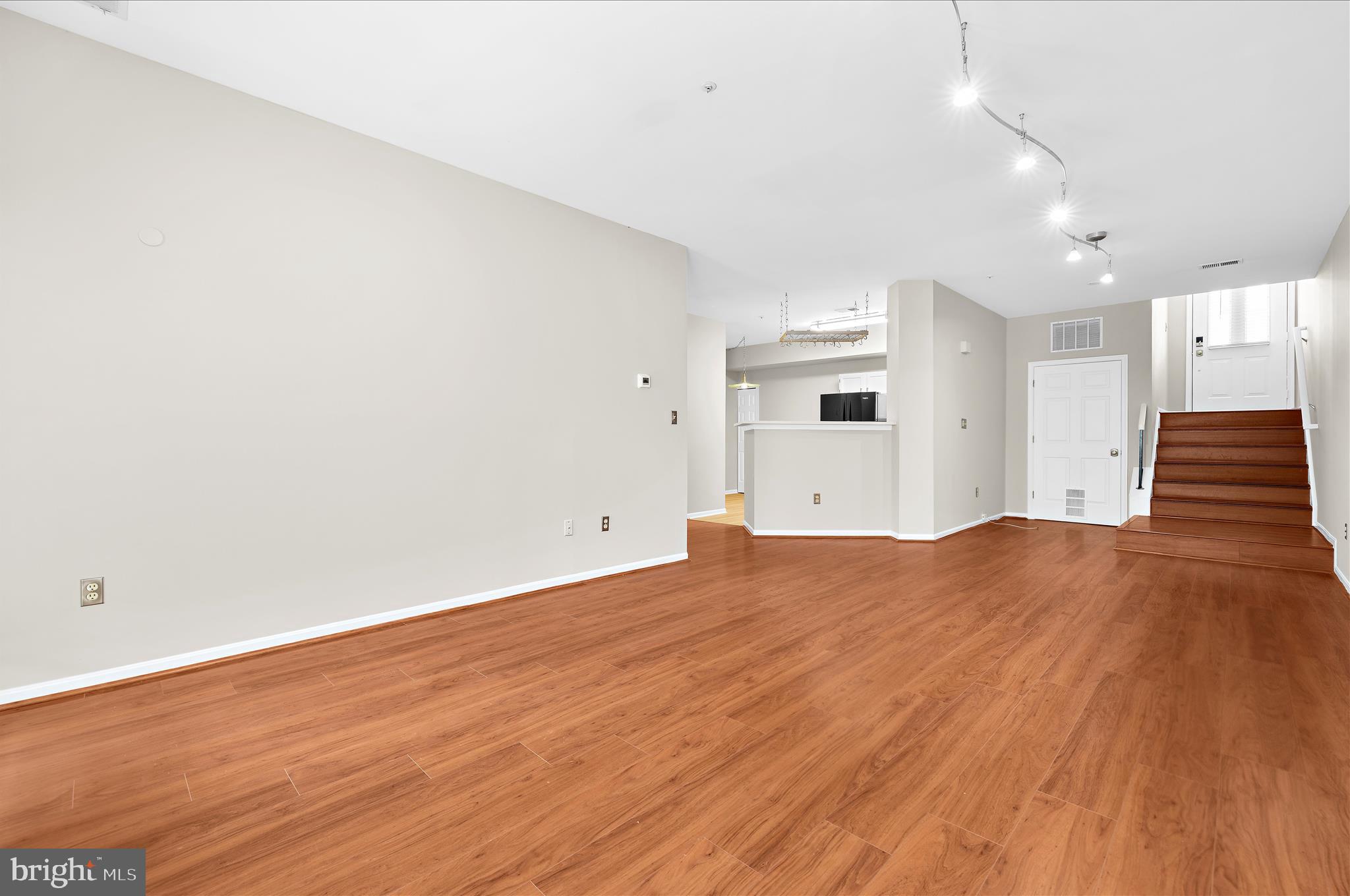 1565 FALLOWFIELD COURT