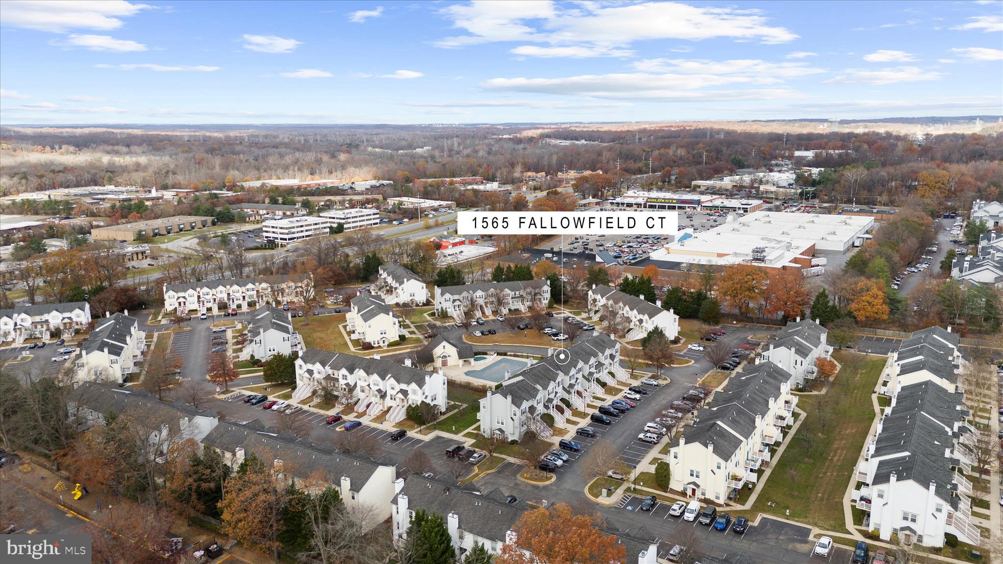 1565 FALLOWFIELD COURT