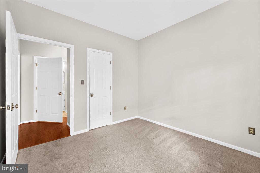 1565 FALLOWFIELD COURT