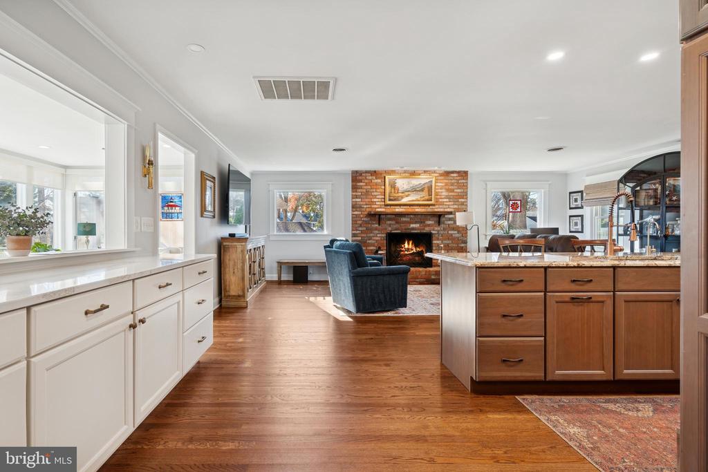 150 E BAY VIEW DRIVE