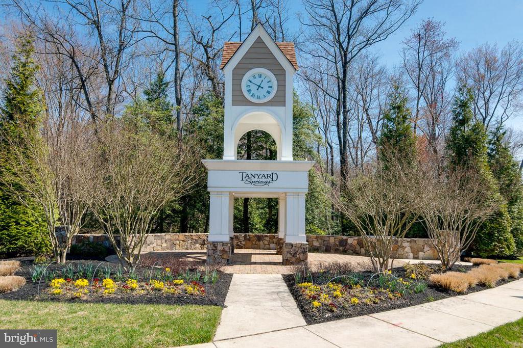 7690 TIMBERCROSS LANE
