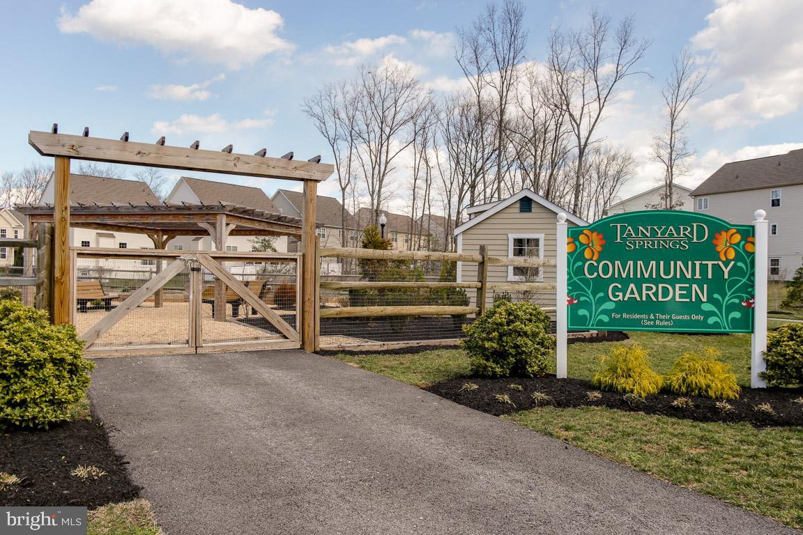 7690 TIMBERCROSS LANE