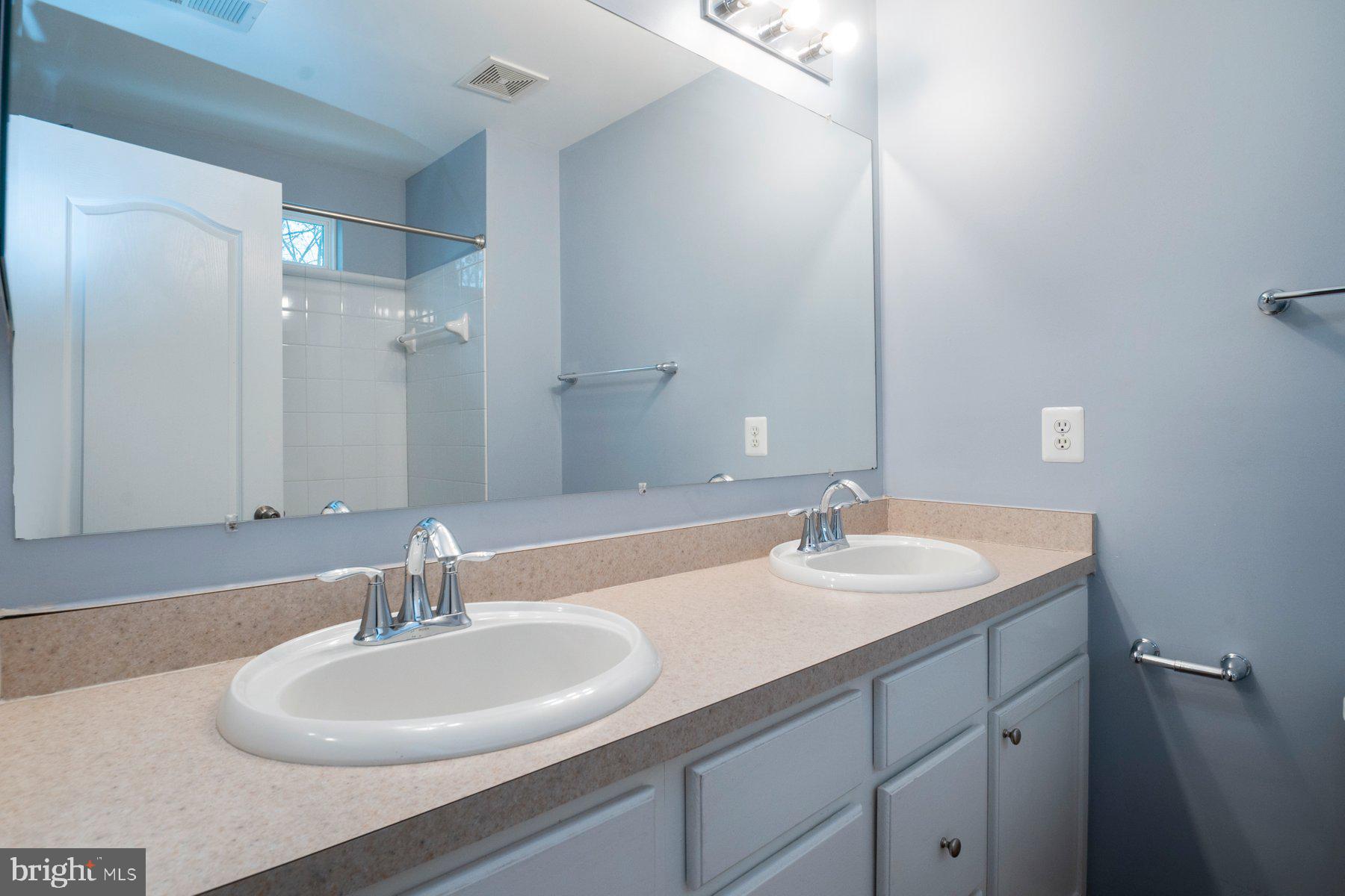 7690 TIMBERCROSS LANE