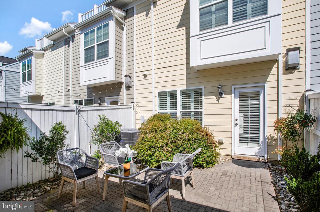 20 BOUCHER PLACE