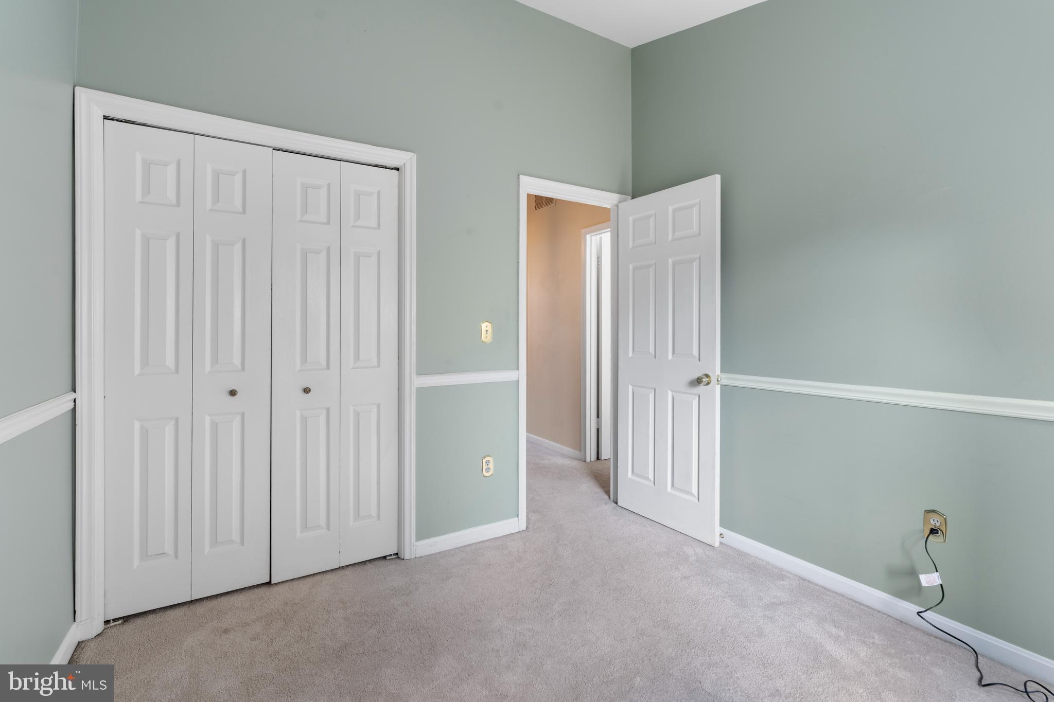 1205 N FARLEY COURT N