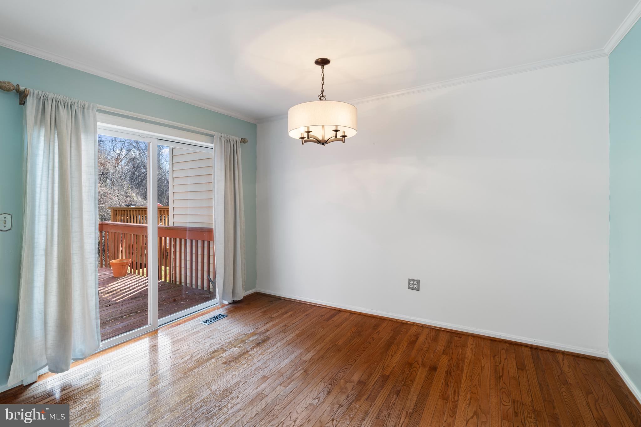 1205 N FARLEY COURT N