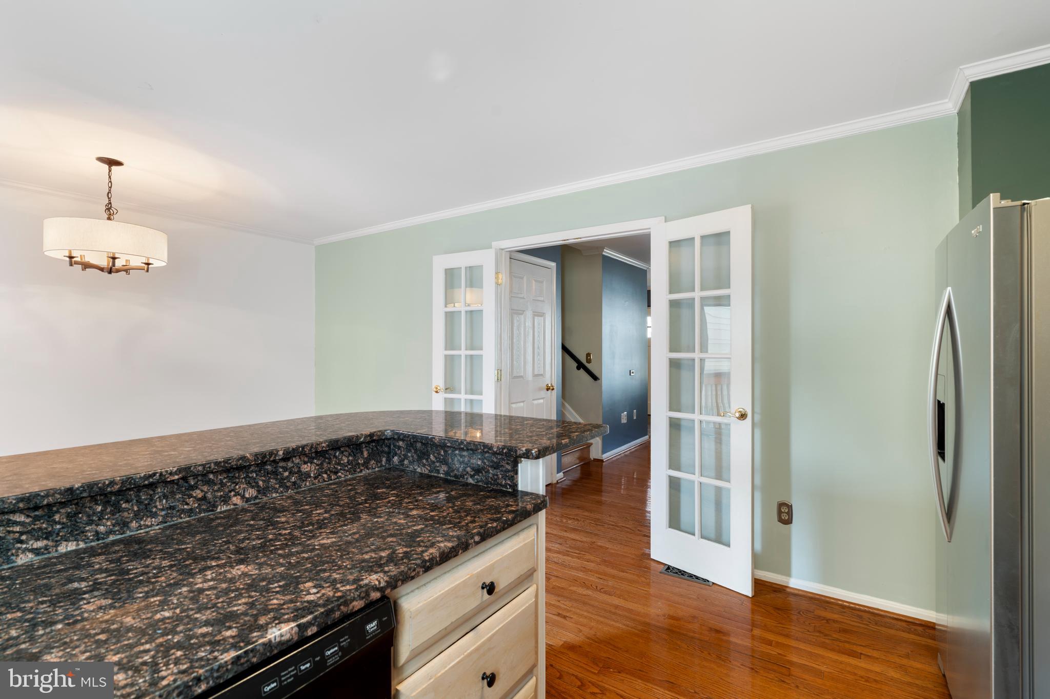 1205 N FARLEY COURT N