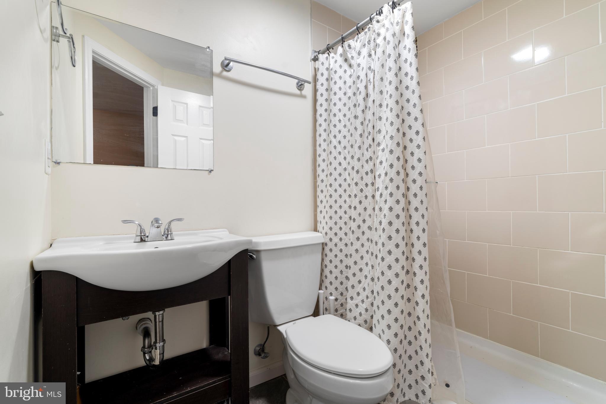 1205 N FARLEY COURT N