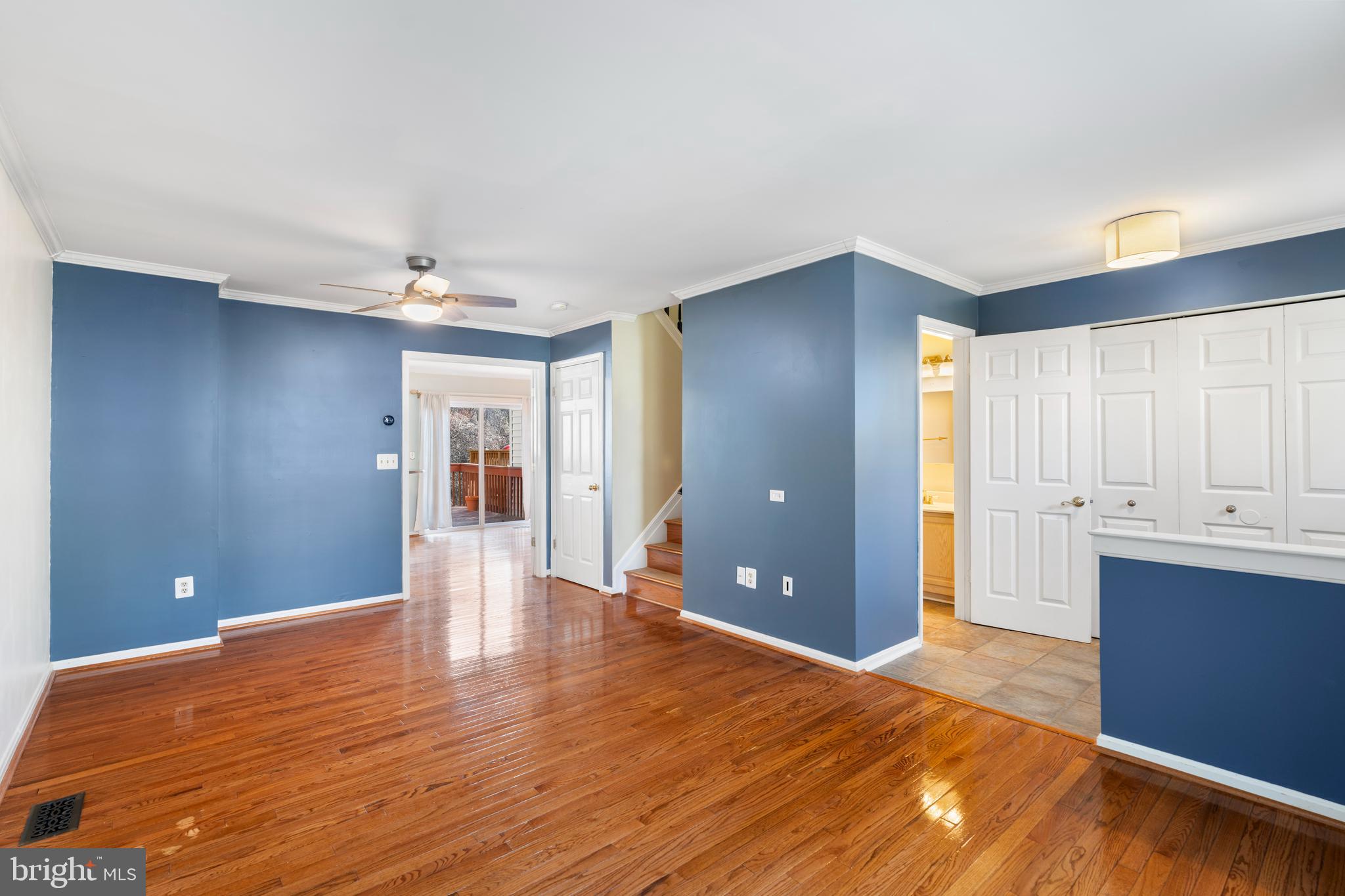 1205 N FARLEY COURT N