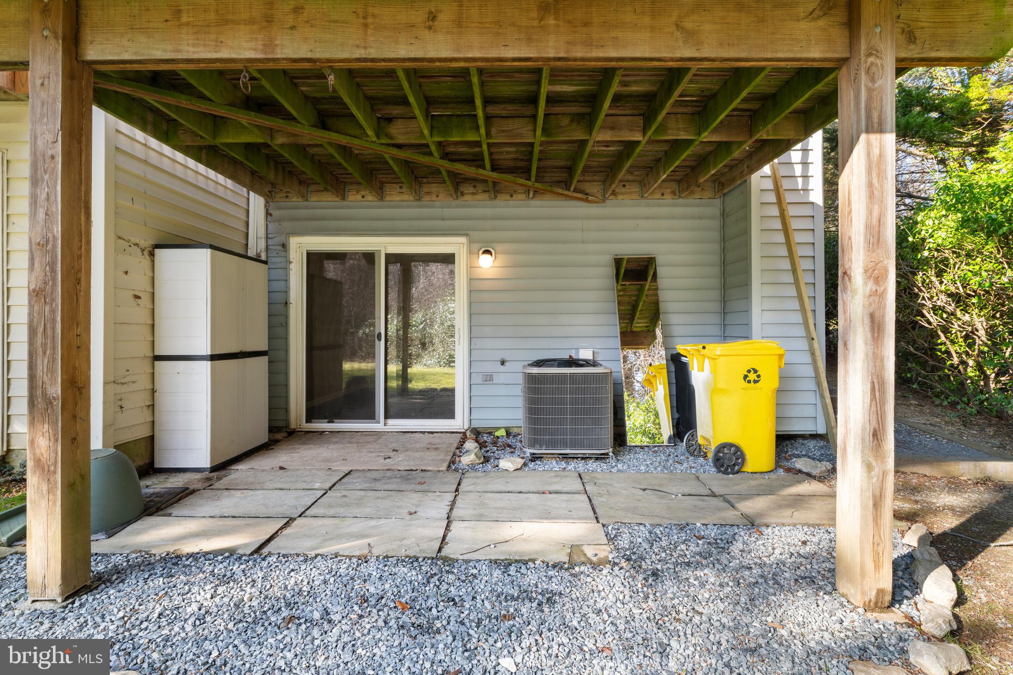 1205 N FARLEY COURT N