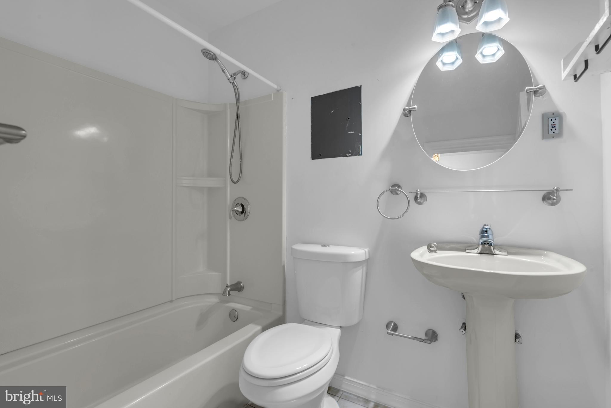 1080 CRESTVIEW DRIVE