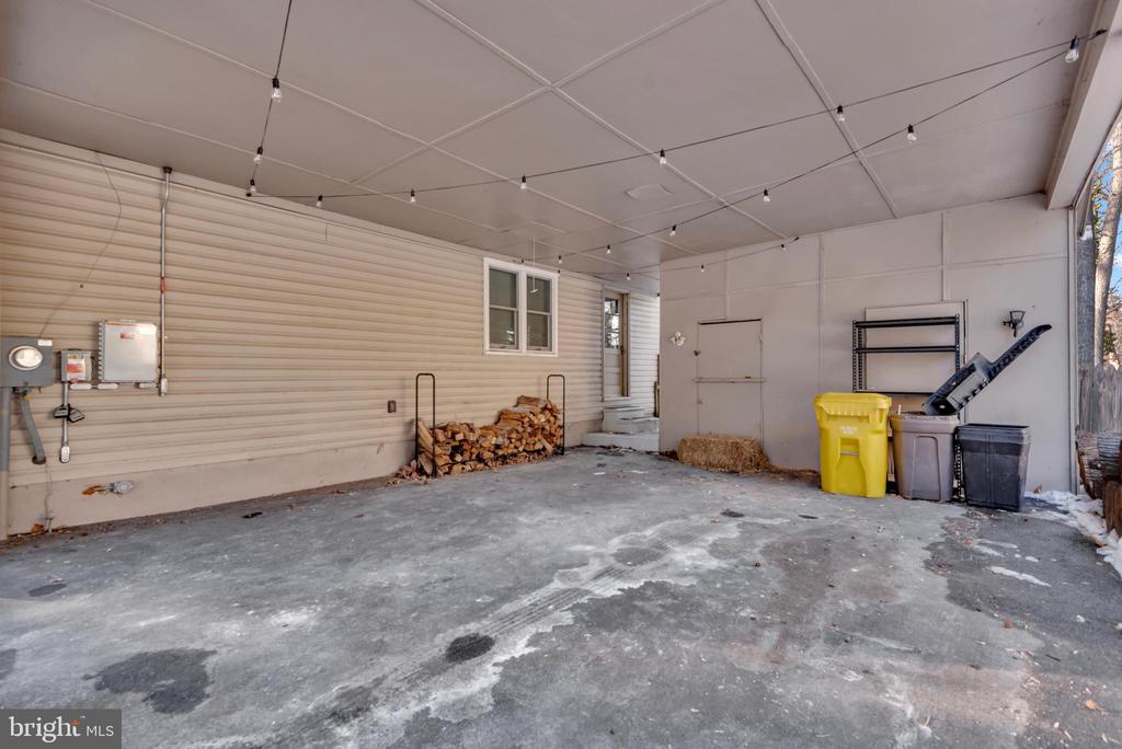 1080 CRESTVIEW DRIVE