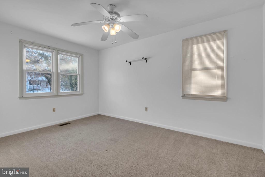 1080 CRESTVIEW DRIVE