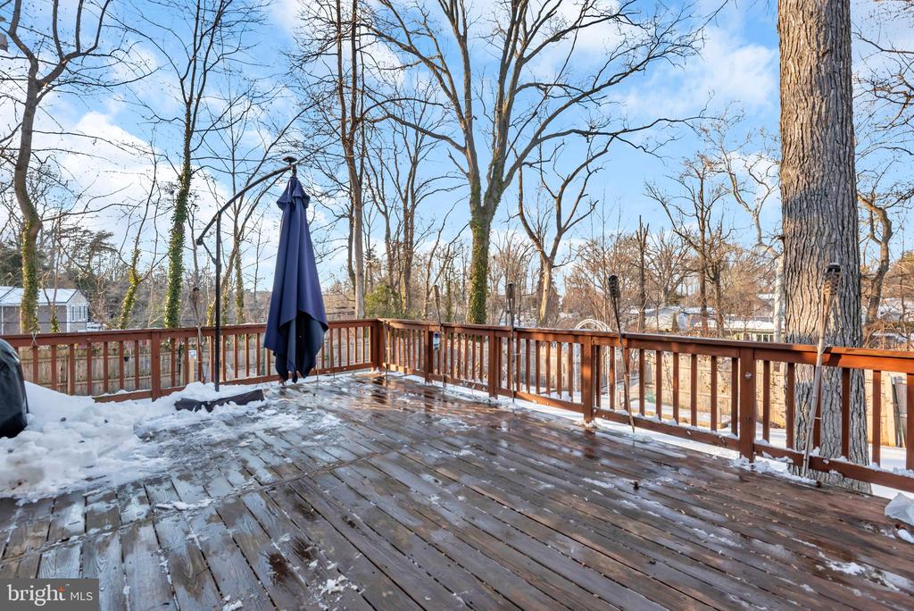 1080 CRESTVIEW DRIVE