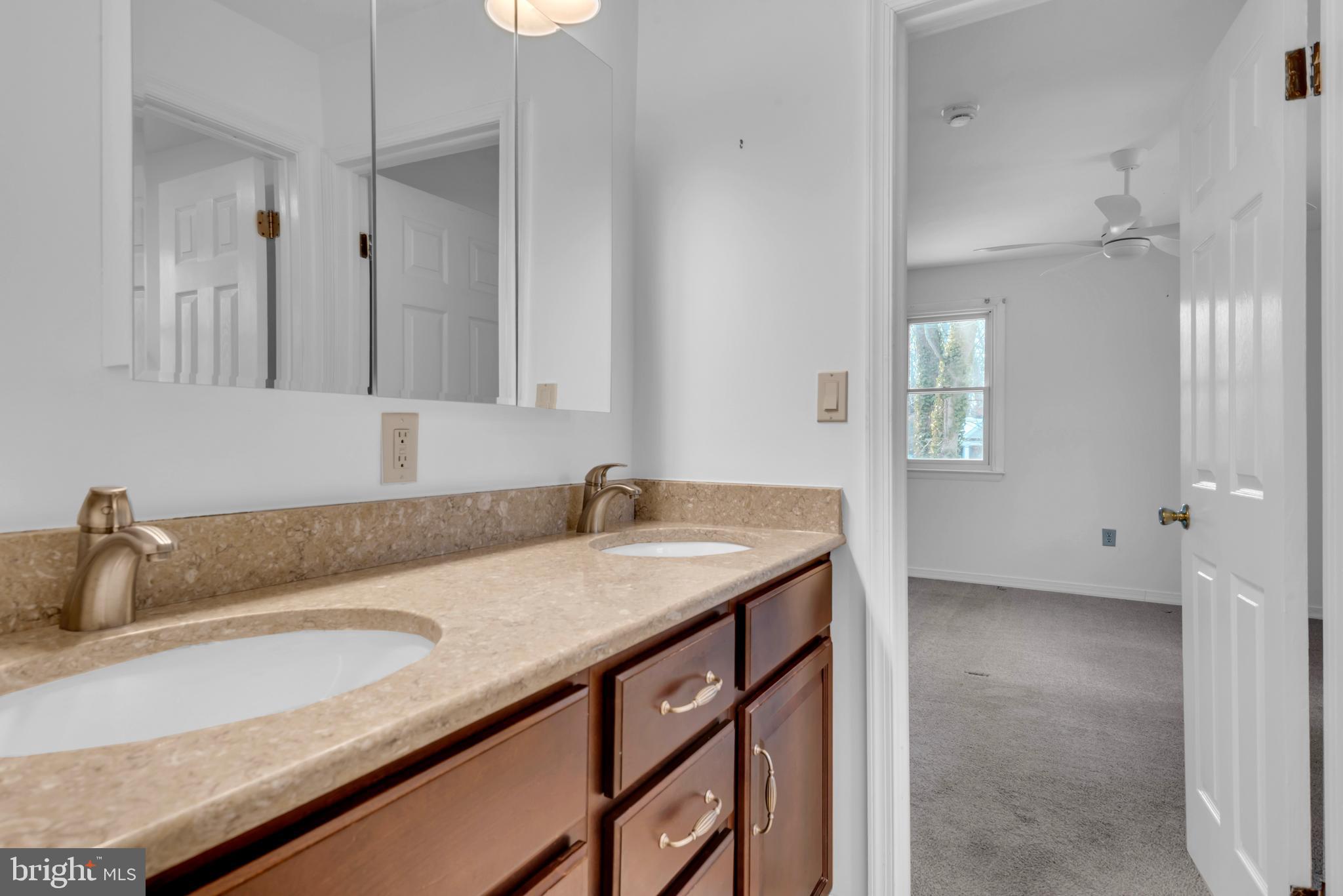 1080 CRESTVIEW DRIVE