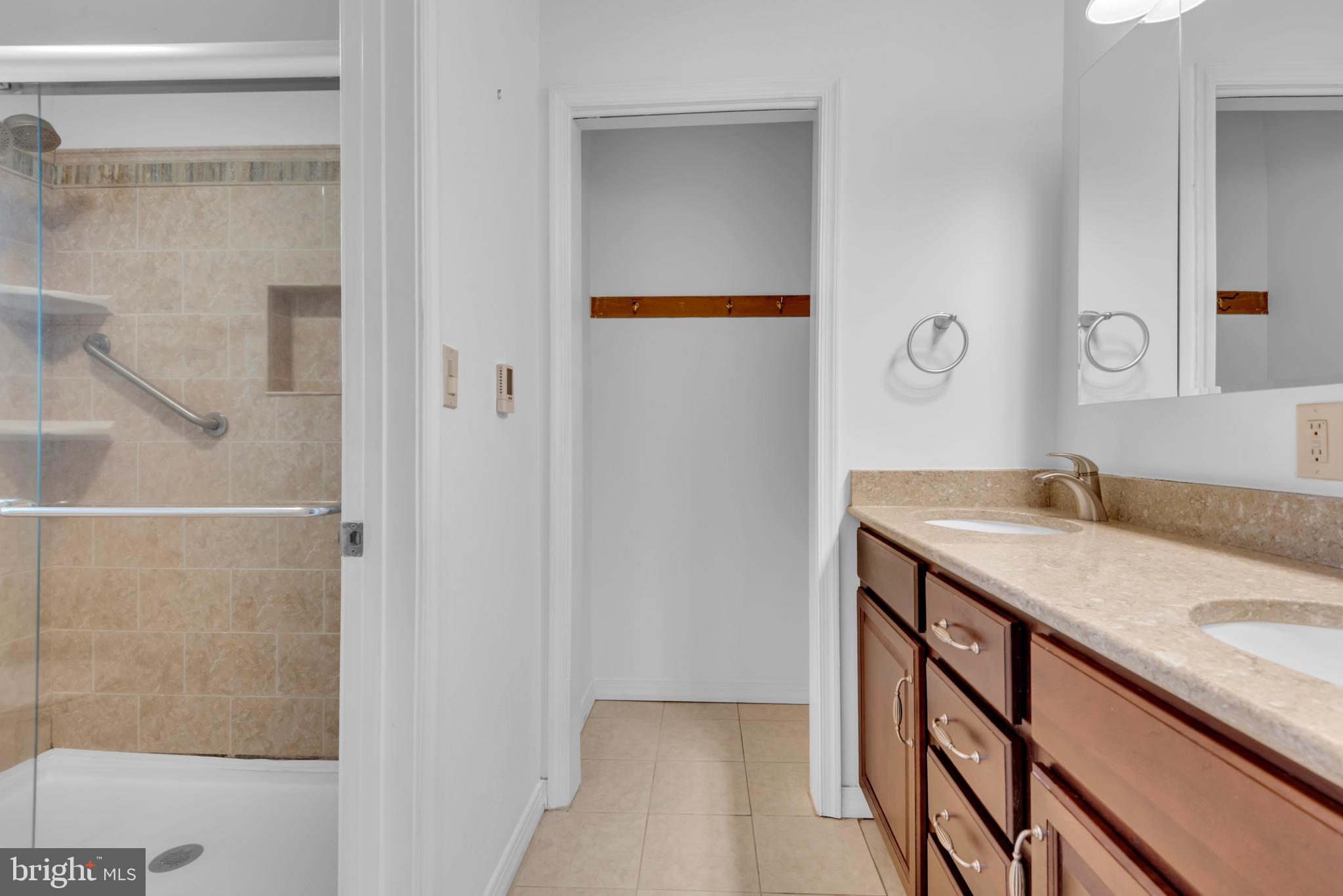 1080 CRESTVIEW DRIVE