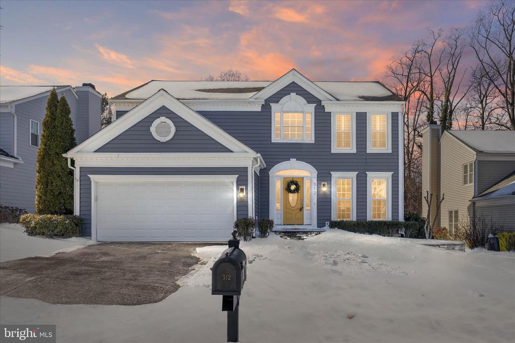 312 ROSSLARE DRIVE