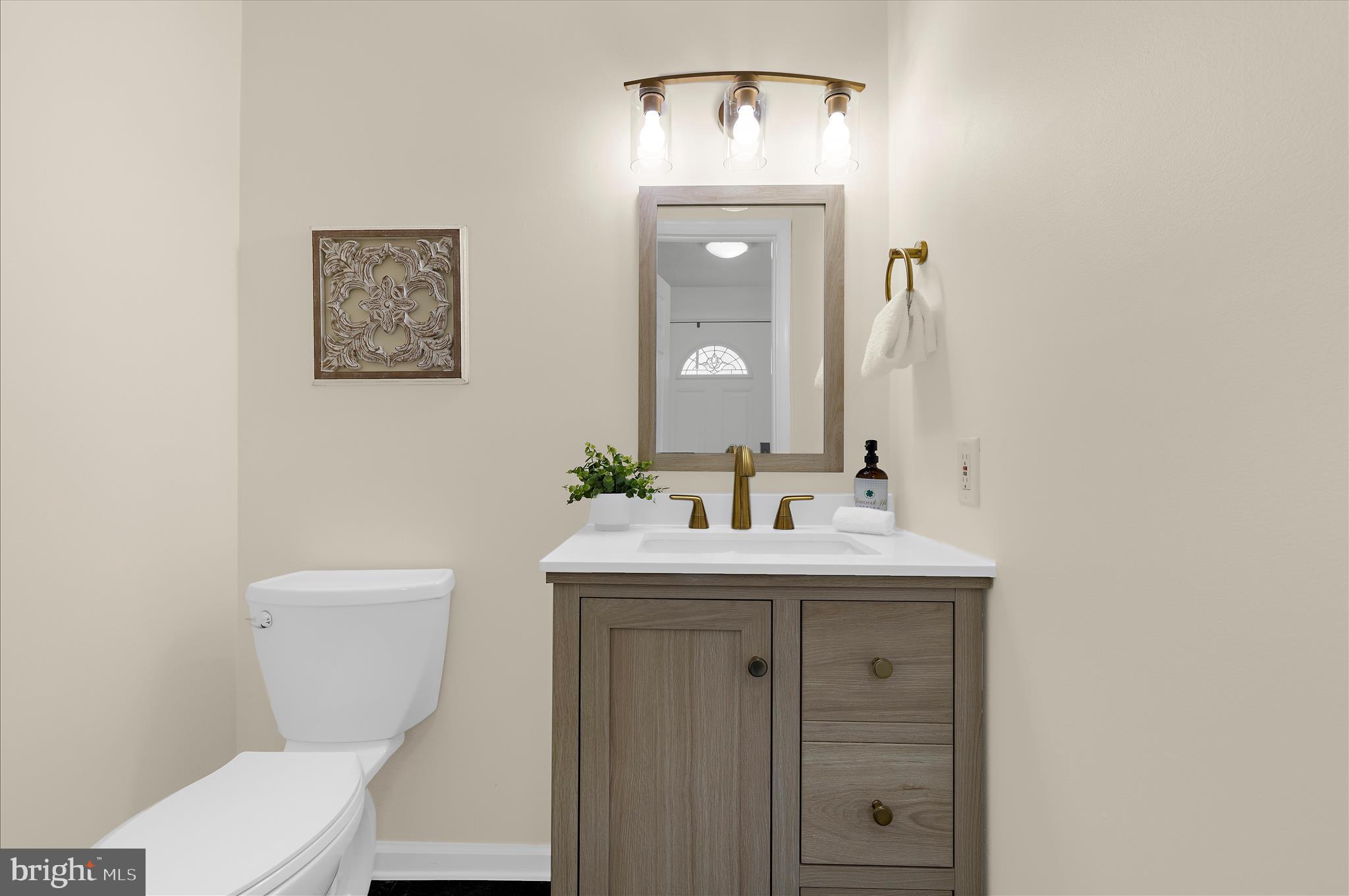 8214 SHADY NOOK COURT