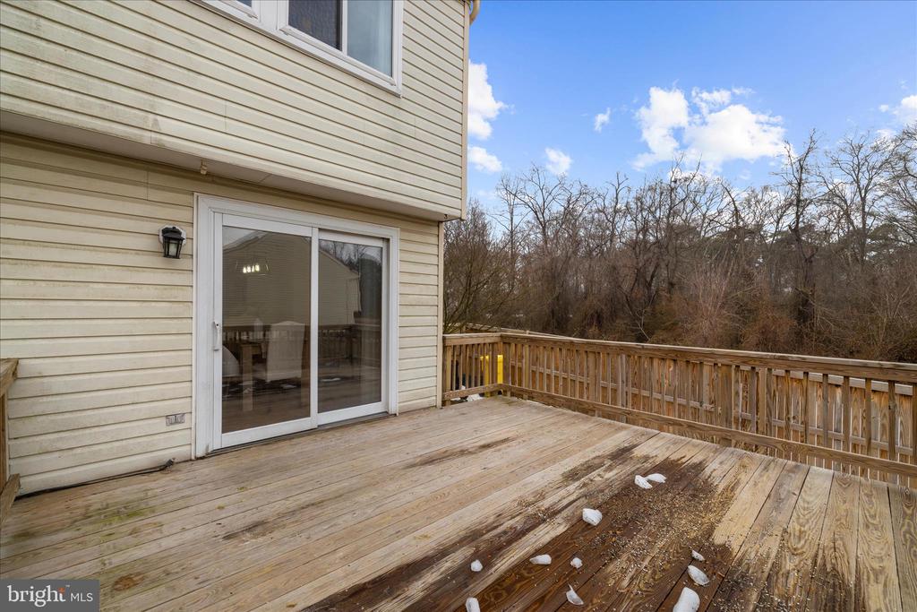 8214 SHADY NOOK COURT