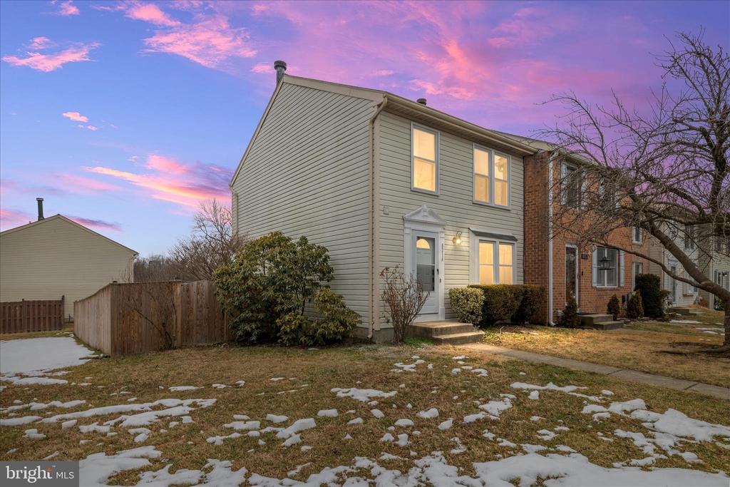 8214 SHADY NOOK COURT