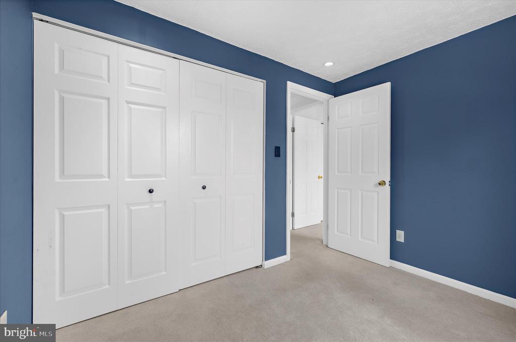 8214 SHADY NOOK COURT