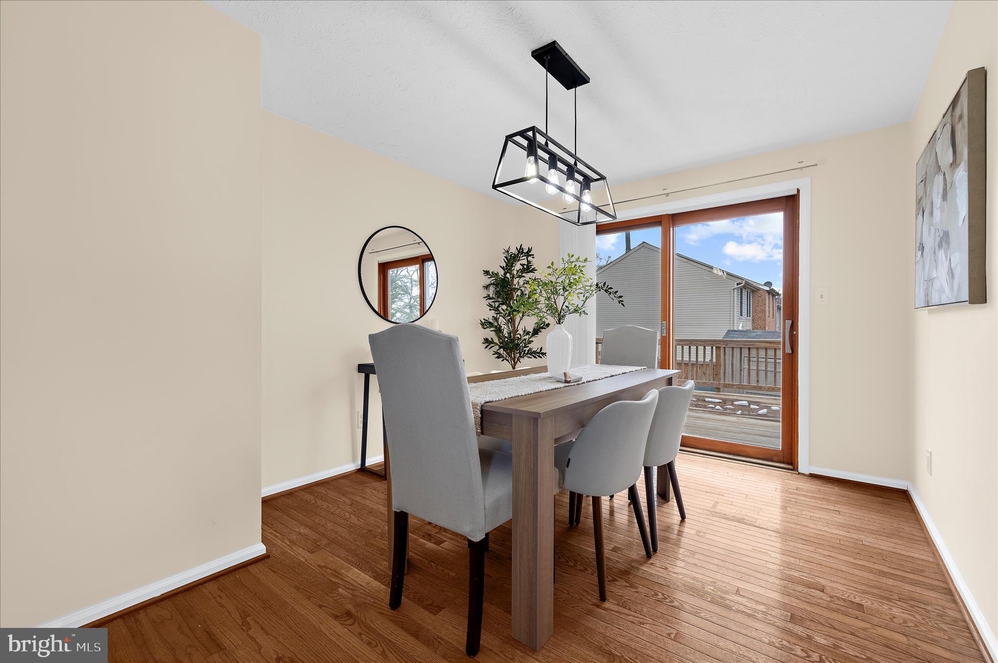 8214 SHADY NOOK COURT