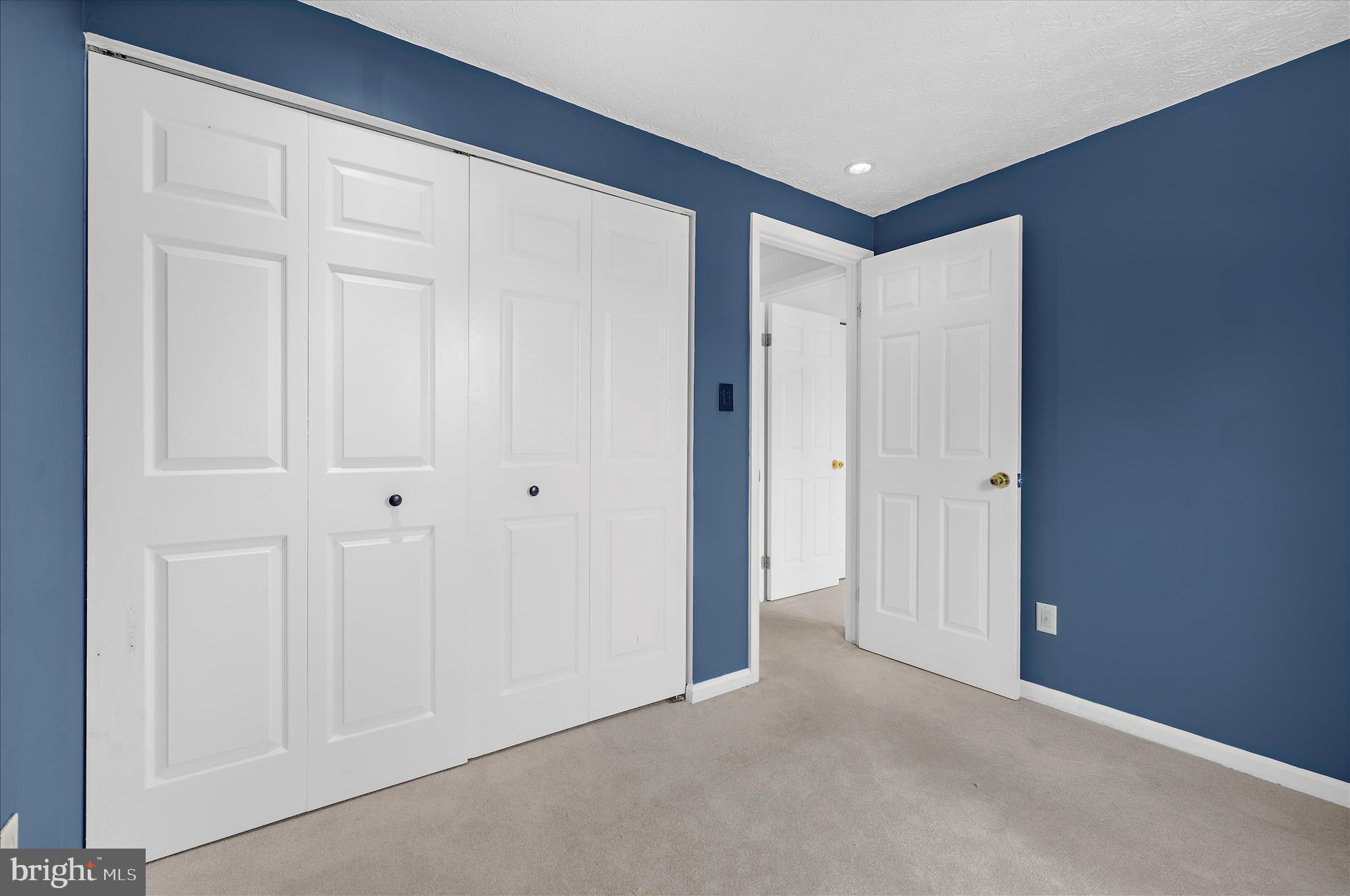 8214 SHADY NOOK COURT