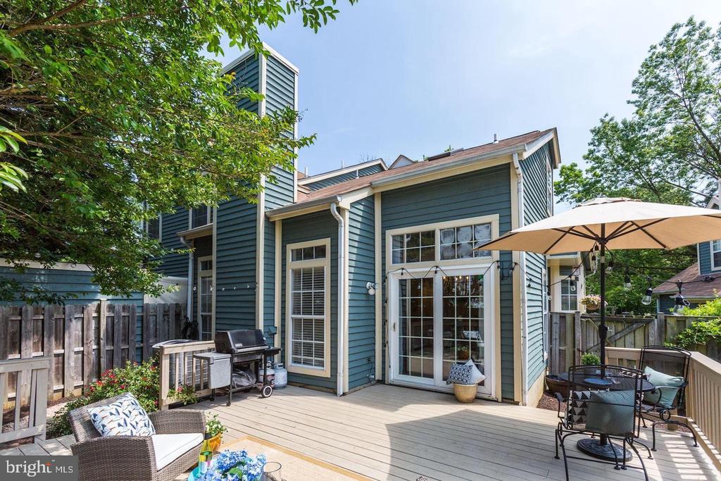 922 YACHTSMAN WAY
