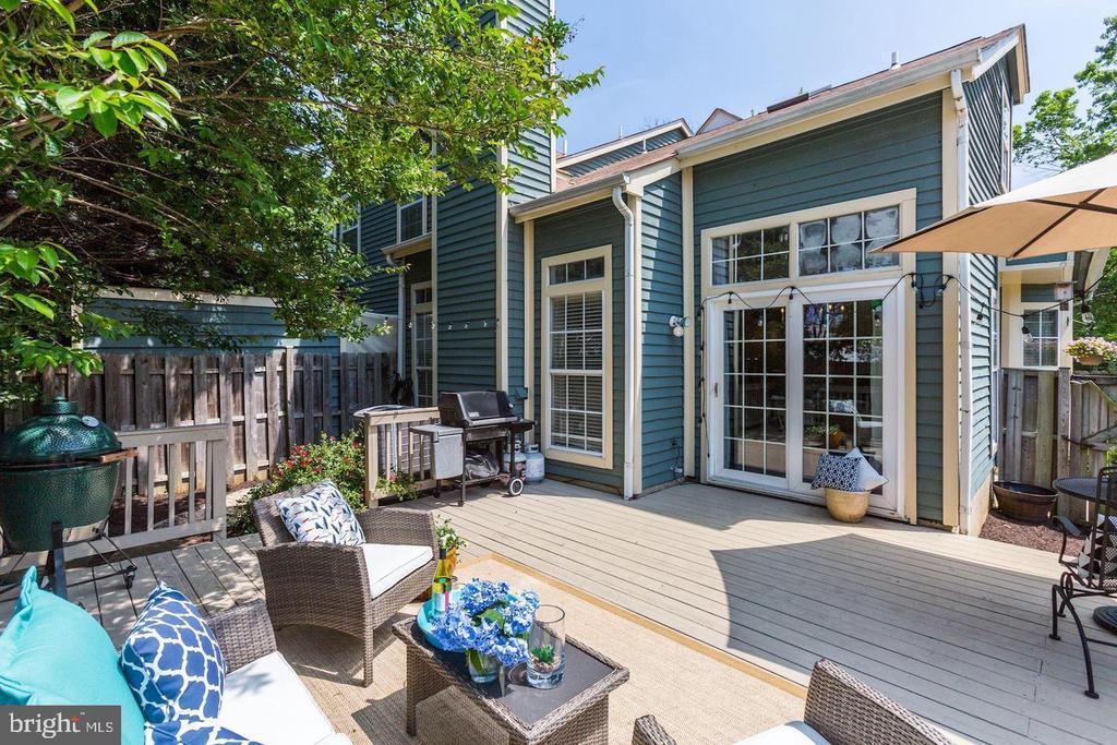 922 YACHTSMAN WAY