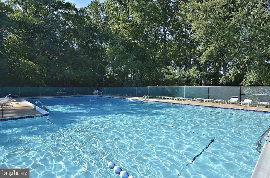 922 YACHTSMAN WAY