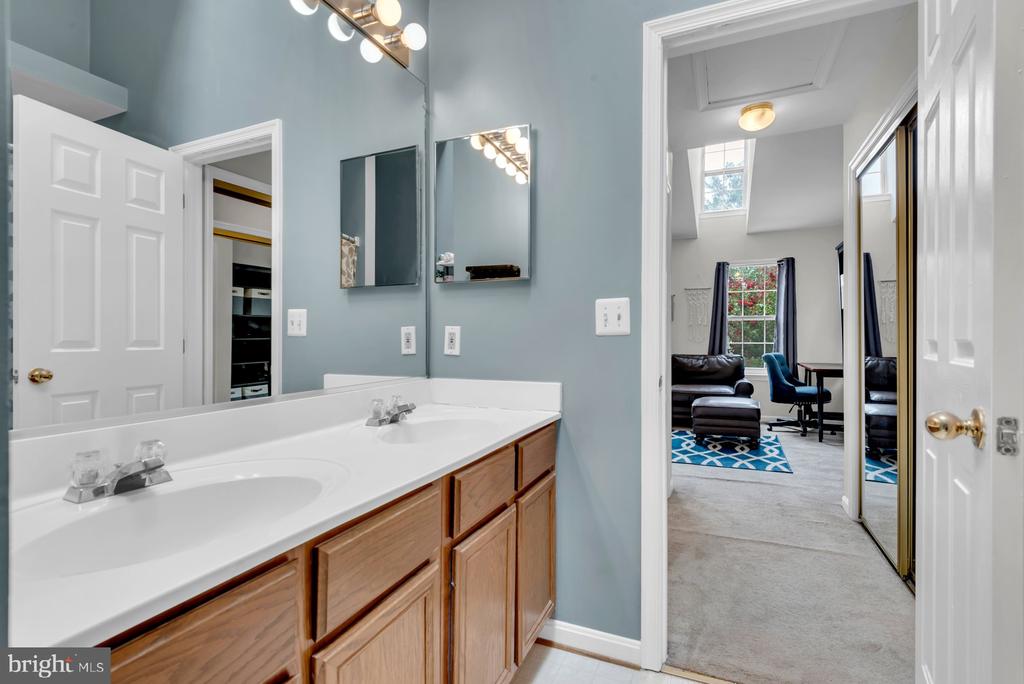 123 QUIET WATERS PLACE