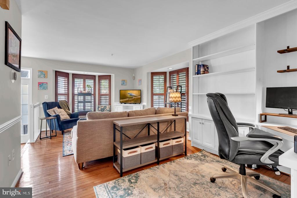 123 QUIET WATERS PLACE