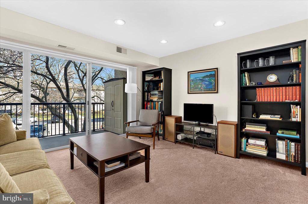 1113 PRIMROSE COURT 204