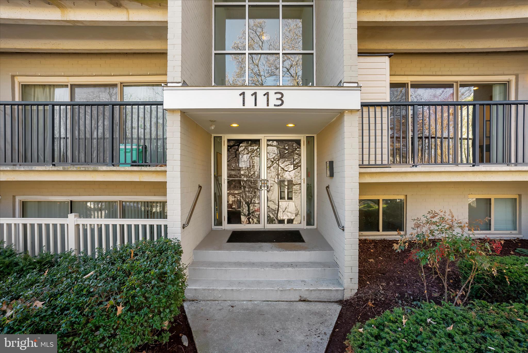 1113 PRIMROSE COURT 204