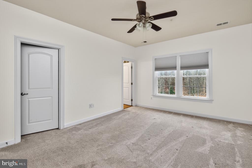 548 DEEP CREEK VIEW