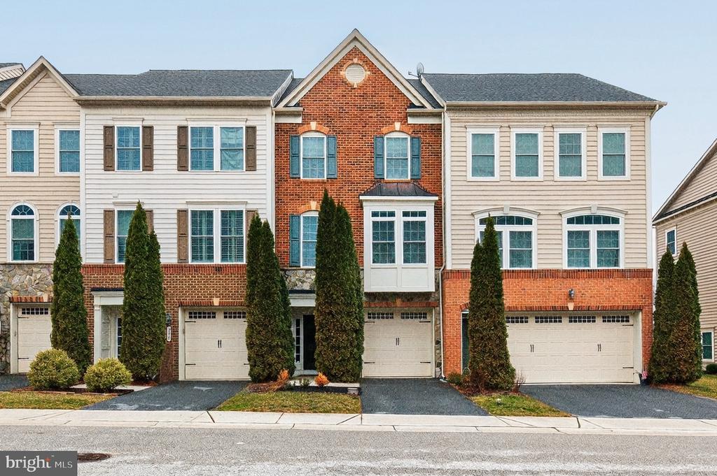 548 DEEP CREEK VIEW