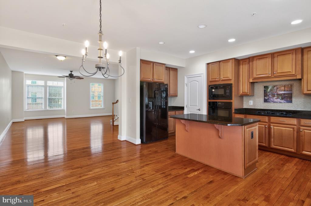 548 DEEP CREEK VIEW