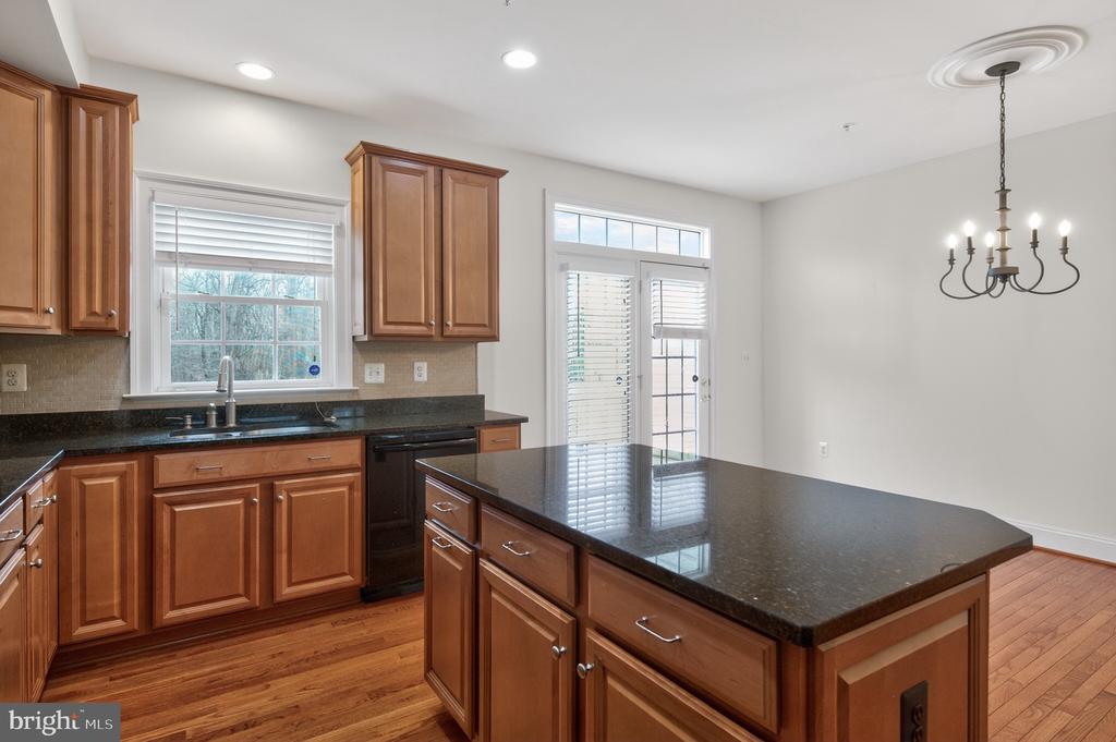 548 DEEP CREEK VIEW