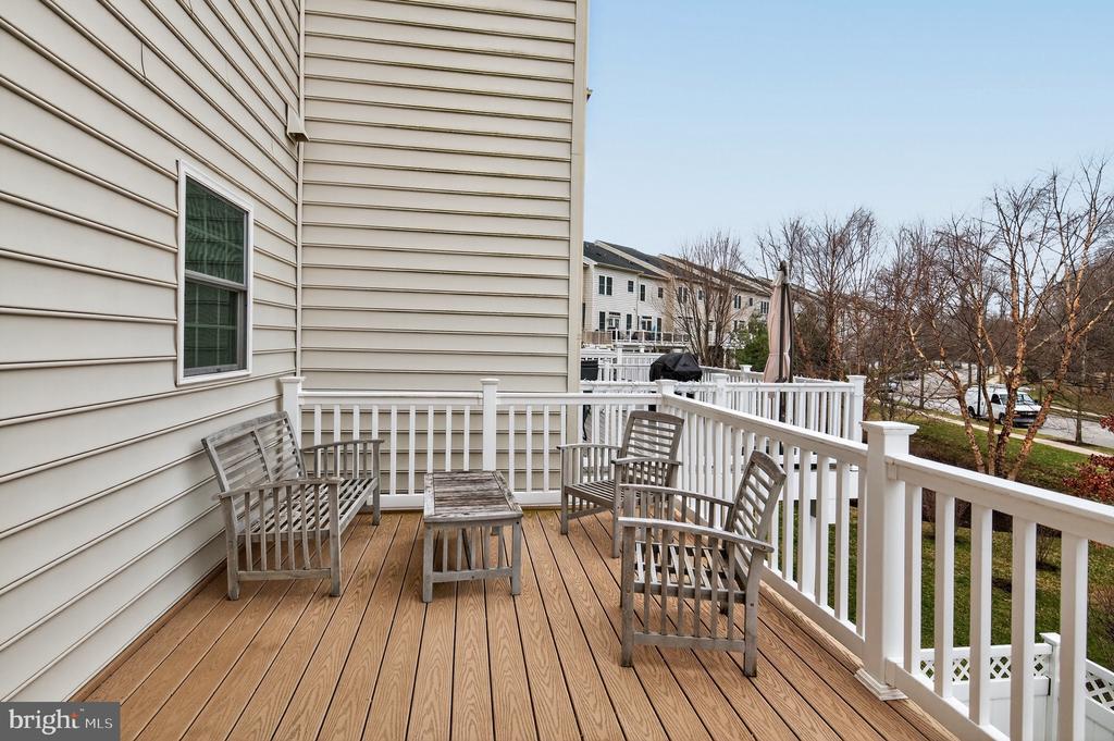 548 DEEP CREEK VIEW