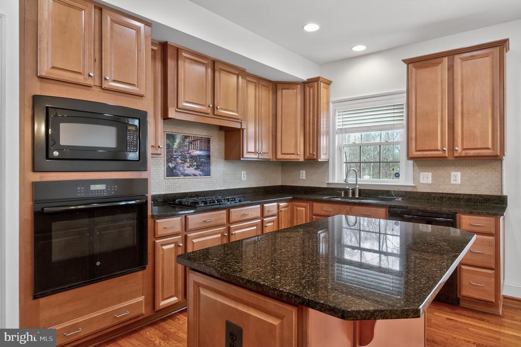 548 DEEP CREEK VIEW