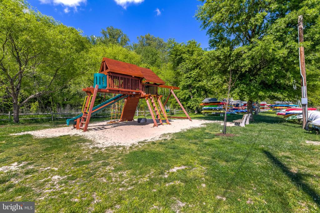 101 AVONDALE CIRCLE