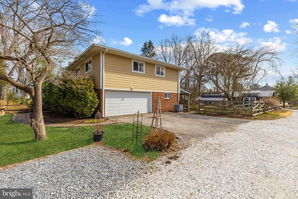 101 AVONDALE CIRCLE