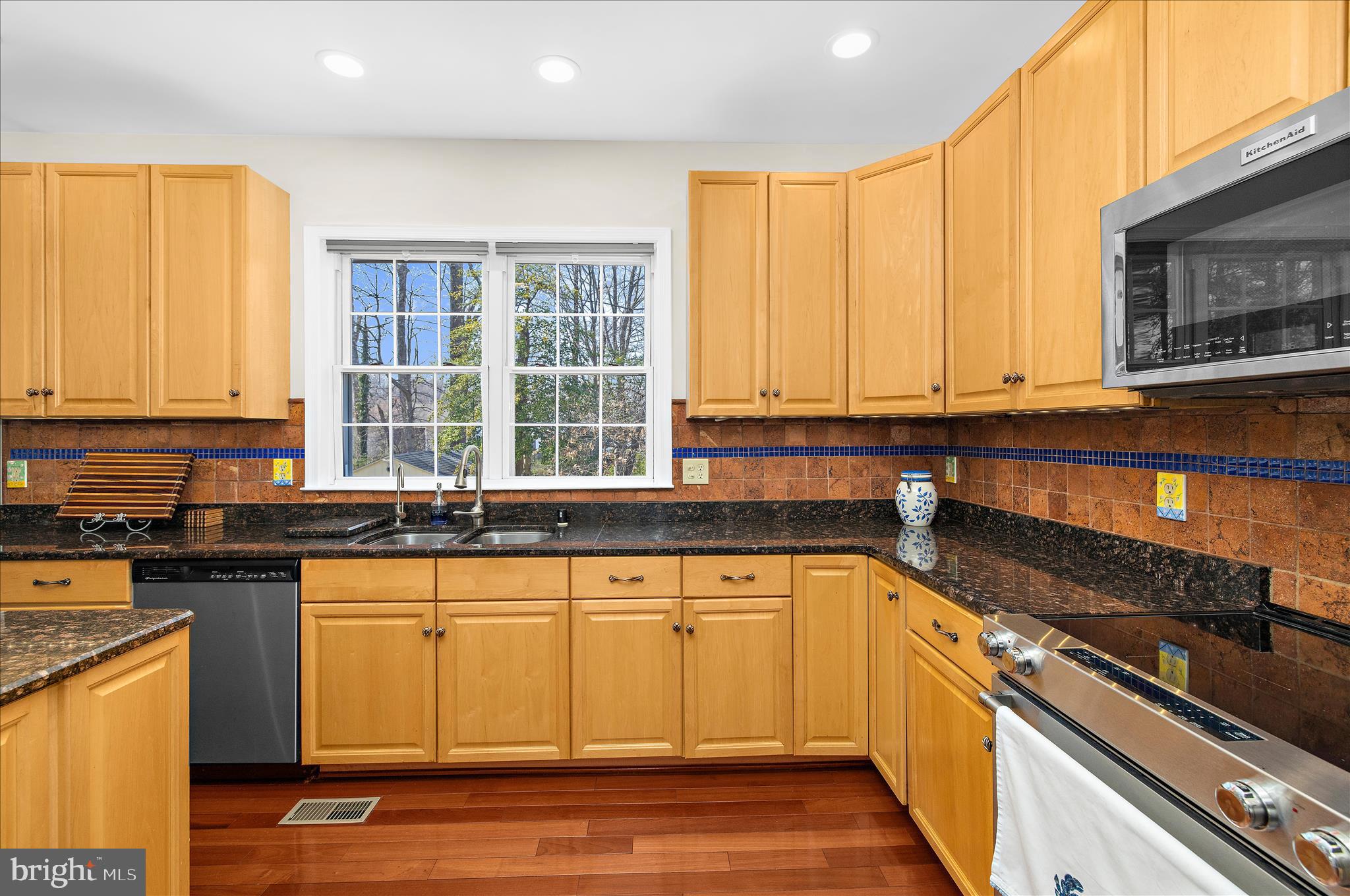 92 CLIFFORD BOULEVARD