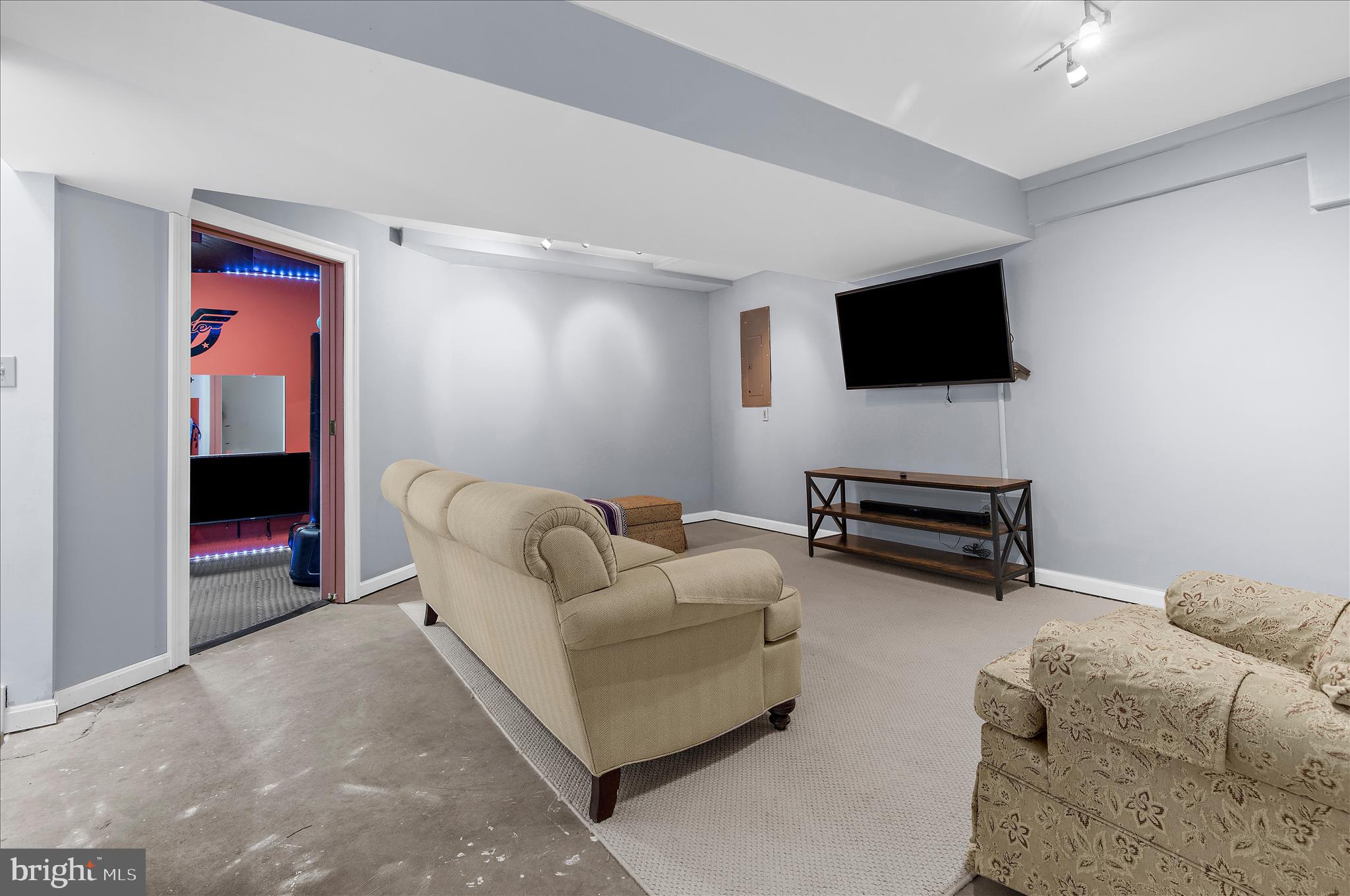 92 CLIFFORD BOULEVARD