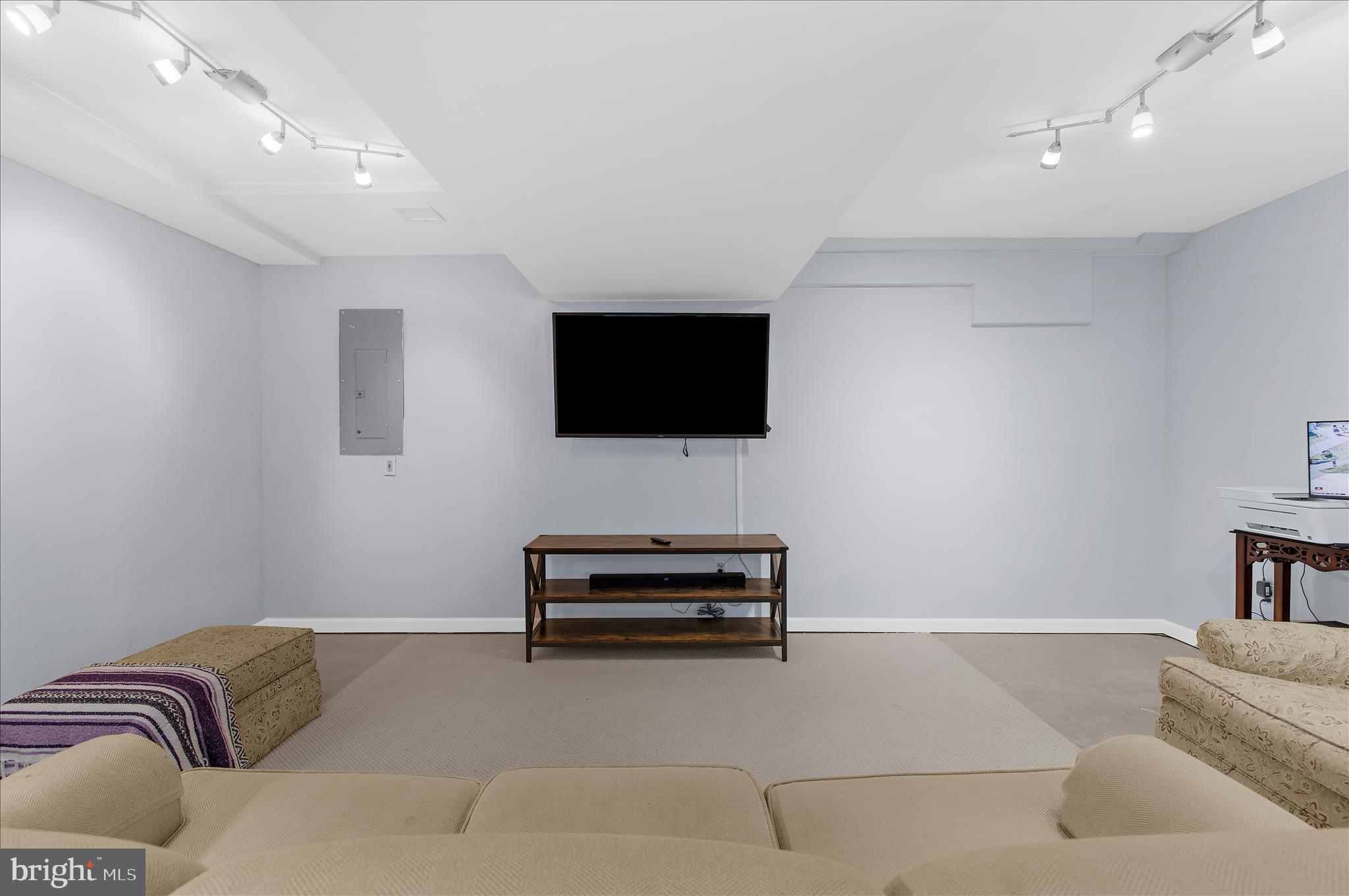 92 CLIFFORD BOULEVARD