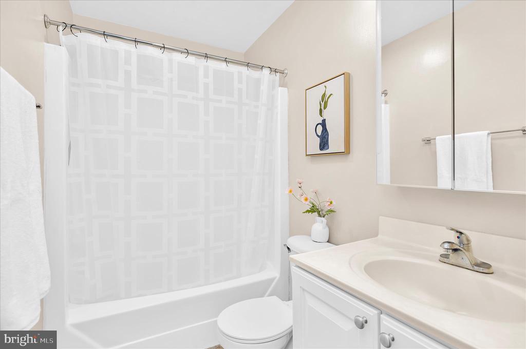 1231 VAN BUREN DRIVE