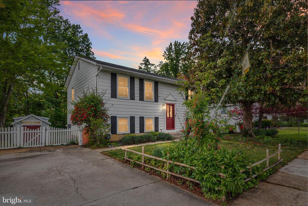 1231 VAN BUREN DRIVE